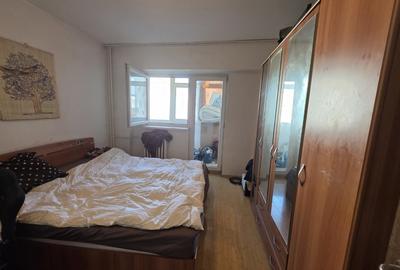 Costin Georgian, 5 minute metrou, pe Sos Vergului - 5