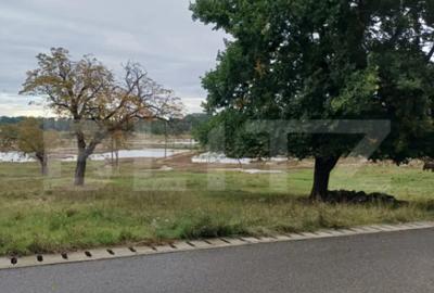 Teren de 1219 mp, în Central - 2