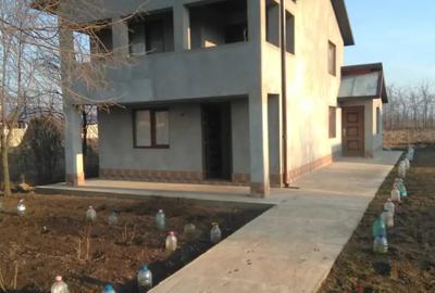 Casă cu 4 camere în Luciu - 5