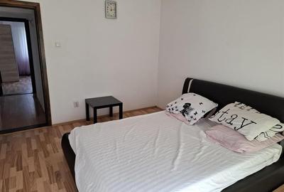 Apartament cu 3 camere decomandat în 9 Mai