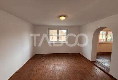 Casa individuala de vanzare cu 3 camere 1020 mp teren in Hamba - 9