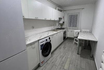 Inchiriez apartament cu 3 camere decomandat - 1