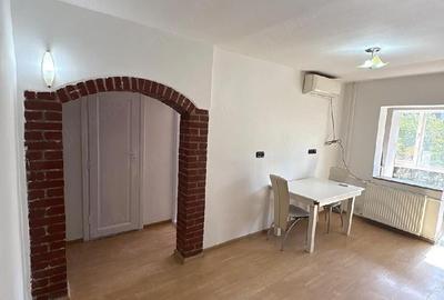 Apartament cu 2 camere decomandat în Central - 3