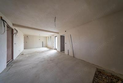 Casă cu 3 camere cu Canalizare în Aluniș - 4