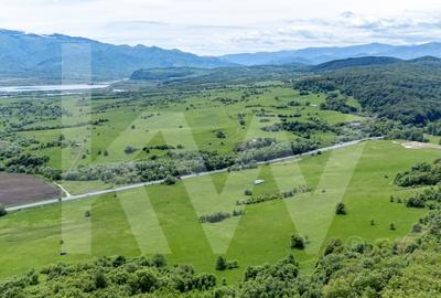 Teren de vanzare – 4.000 mp la intrare in Bradu, judetul Sibiu - 4