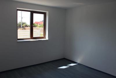 Casă cu 2 camere în Bradu - 5