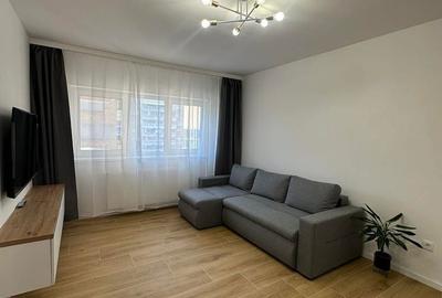 Apartament cu 3 camere semidecomandat în Central