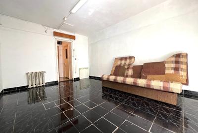 Spațiu comercial, de 40 mp, în Central - 3