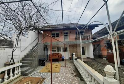 Casă cu 4 camere cu Teren 1050 Mp în Steaua