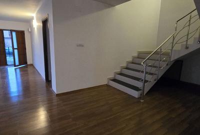 Casă cu 5 camere cu Teren 2220 Mp în Perșinari - 16