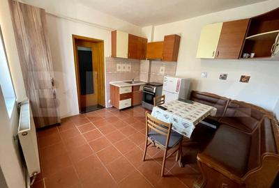 Apartament cu 2 camere semidecomandat, mobilat în 1 Mai - 5