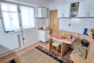 Apartament 3 camere, decomandat, Faleza Dunarii vedere Dunare - 2