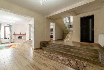 Casă cu 7 camere cu Garaj în Bascov - 17