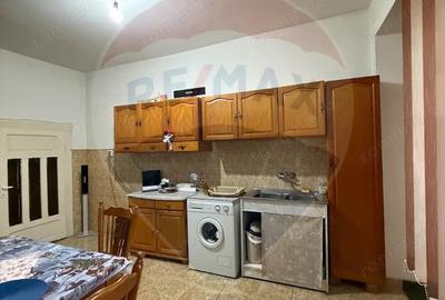 Casă cu 2 camere cu Teren 102 Mp în Central - 9