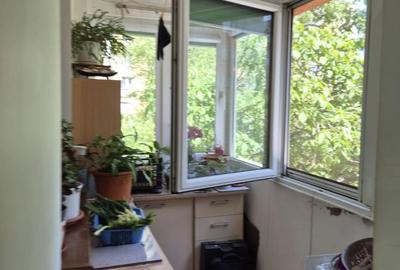 Apartament cu 3 camere decomandat, mobilat în Crângași - 12