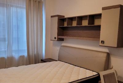 Proprietar vand apartament 2 camere, decomandat, cu loc de parcare sub - 8