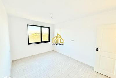 Casă cu 5 camere cu Teren 240 Mp în Prelungirea Ghencea - 6