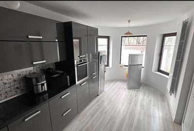 Casă cu Teren 333 Mp în Lumina - 3