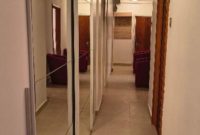 Apartament cu 3 camere decomandat în 1 Mai - 9