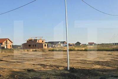Teren de 697 mp, în Sânmihaiu Român - 4