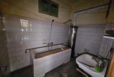 Casa de vanzare pe strada Decebal, Caransebes. 75.000euro - 5