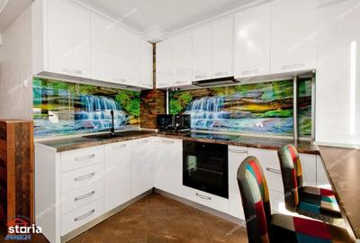 Apartament cu 2 camere semidecomandat, mobilat în Bd. Coșbuc - 1