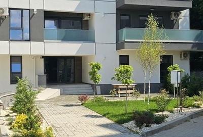 Apartament cu 3 camere în Tineretului