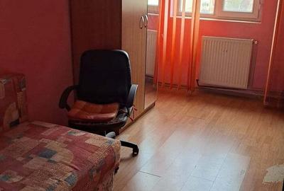 Apartament cu 3 camere semidecomandat în Central - 3