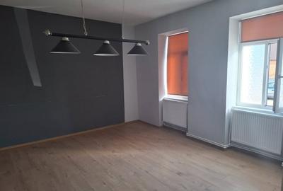 Casa 4 camere renovata recent in Șeitin - 7