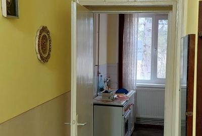 Apartament cu 2 camere decomandat în Vulcan - 4