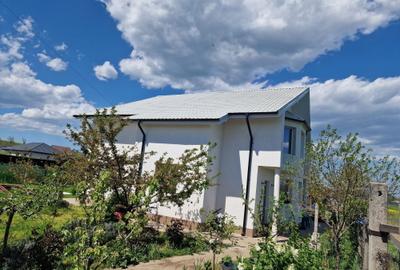 Casă cu 4 camere în Tătarca - 1