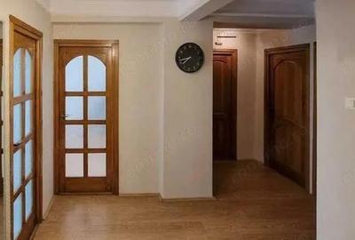 Apartament cu 3 camere decomandat în Central - 2
