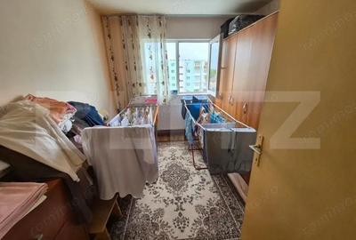 Apartament cu 4 camere, decomandat, 79 mp, etaj intermediar, zona Micro III - 6