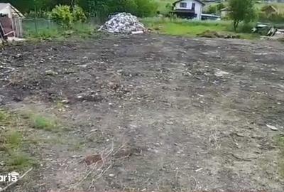 Teren de 5480 mp, în Central