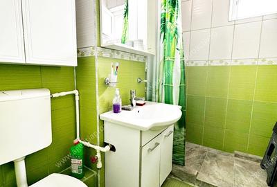 Apartament cu 3 camere decomandat în Micro 20 - 8