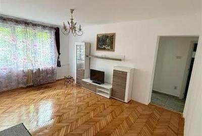 Apartament cu 3 camere semidecomandat în Brâncoveanu