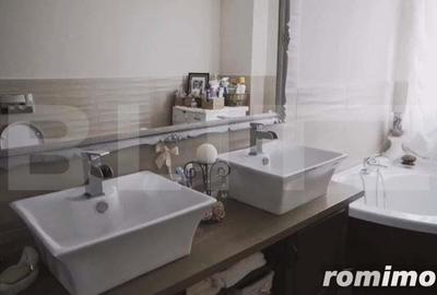 Casă cu 12 camere cu Teren 5000 Mp în Central