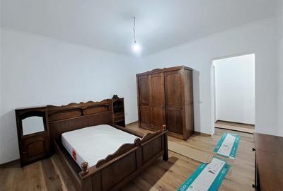 Apartament cu 3 camere , decomandat , cu 2160 mp teren intravilan - 1