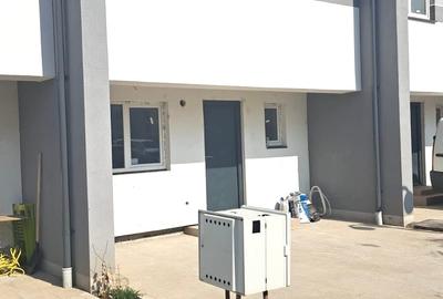 Casă cu 4 camere cu Canalizare în Titan - 27