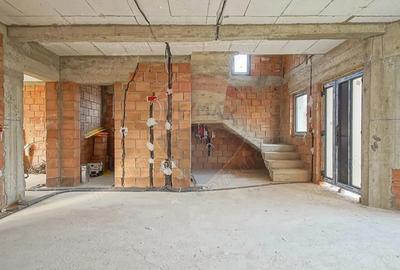 Casă cu 5 camere cu Teren 630 Mp în Tărlungeni - 1