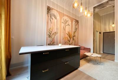 Apartament cu 2 camere semidecomandat, mobilat în Central - 1