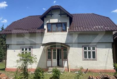 Casă cu 3 camere cu Teren 500 Mp în Central - 1