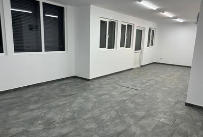 Spațiu comercial, de 85 mp, în Central - 7