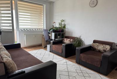 Apartament cu 3 camere decomandat în Giurgiului
