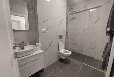 Apartament cu 5 camere decomandat în Noua