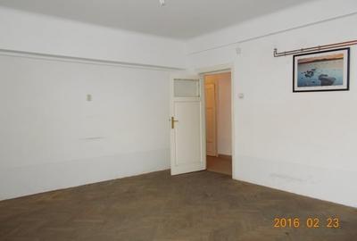 Cotroceni, Eroilor, 4 camere, demisol inalt,  decomandat, imobil mic, birouri - 1