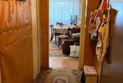 Apartament cu 3 camere semidecomandat în Gorjului