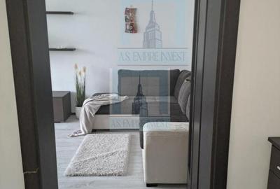 Apartament cu 2 camere decomandat în Tractorul