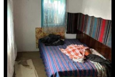 Casă cu 2 camere cu Teren 1600 Mp în Central - 4