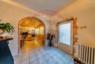 Imobil cu spatiu comercial stradal de vanzare in Arad - 21